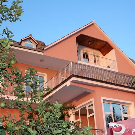 Villa Duka กรูเยอ ภายนอก รูปภาพ